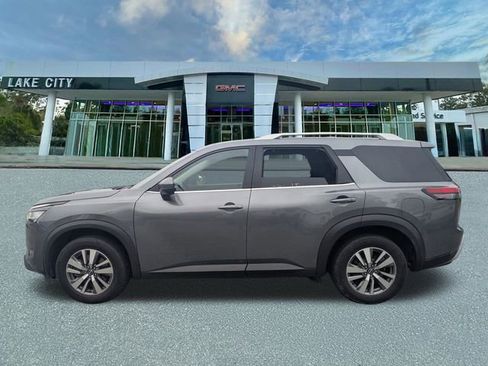 Used 2022 Nissan Pathfinder SL w/ Cargo Package image 6
