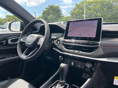 New 2025 Jeep Compass Trailhawk w/ Trailhawk Elite Group image 25