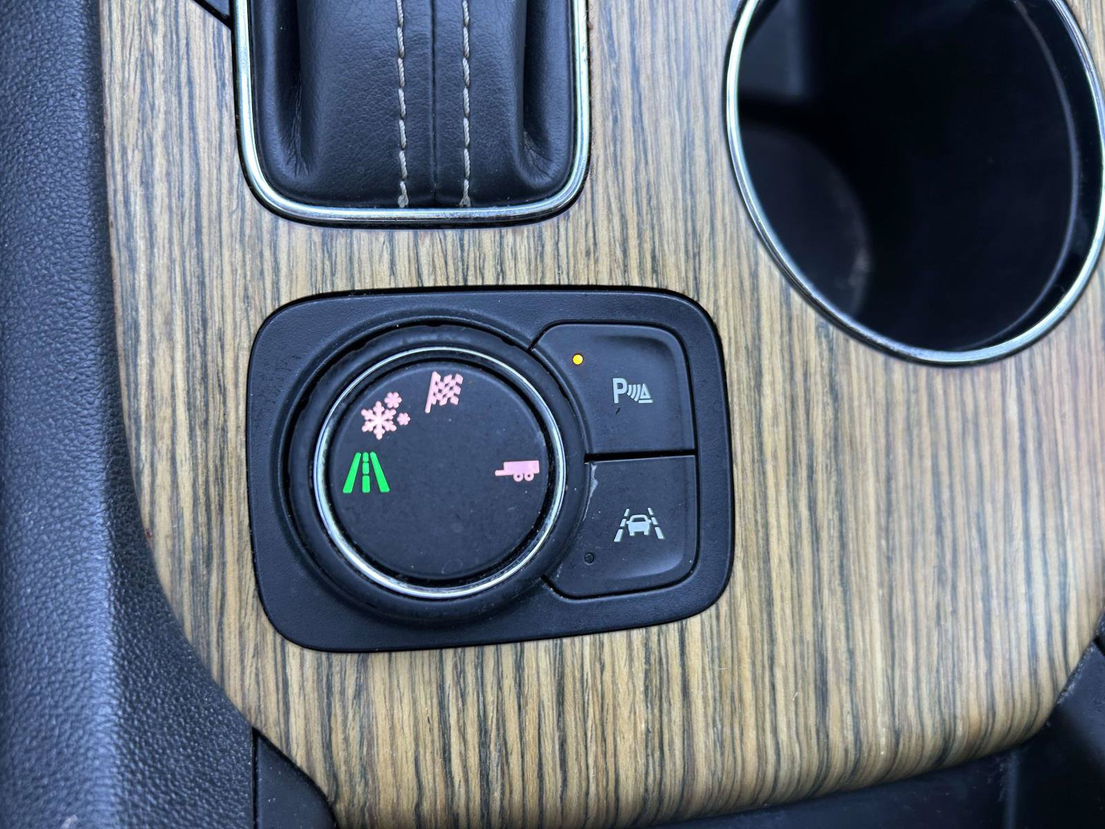 Used 2017 GMC Acadia Denali w/ Technology Package FWD image 21