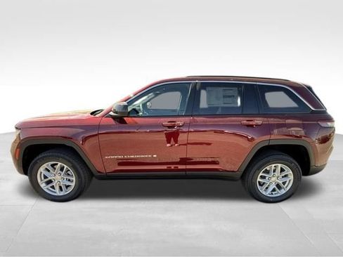 New 2026 Jeep Grand Cherokee Laredo AWD/4WD image 3