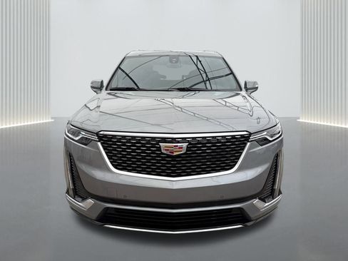 New 2025 Cadillac XT6 Luxury image 2