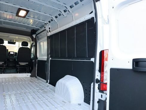 Used 2026 RAM ProMaster 2500 w/ Convenience Group FWD image 34