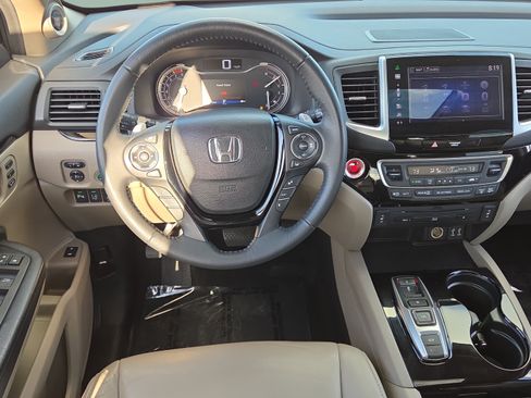 Used 2016 Honda Pilot Touring image 12