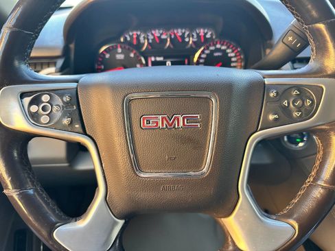 Used 2016 GMC Yukon XL SLT AWD/4WD image 17