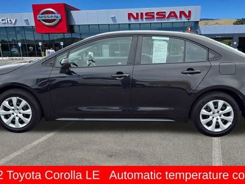 Used 2022 Toyota Corolla LE image 6