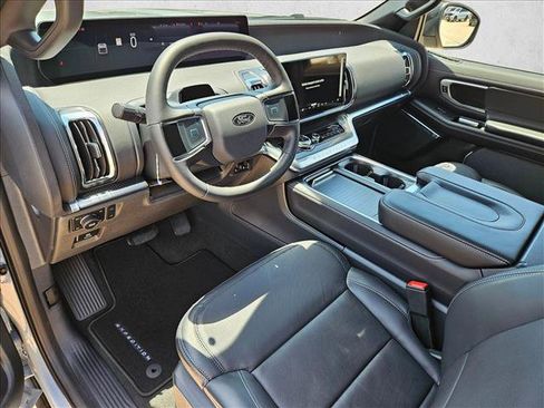 New 2026 Ford Expedition Platinum w/ Stealth Performance Package AWD/4WD image 3
