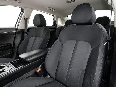 Used 2021 Kia K5 LXS image 10