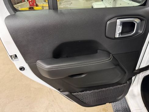 Used 2021 Jeep Wrangler Unlimited Sahara AWD/4WD image 24