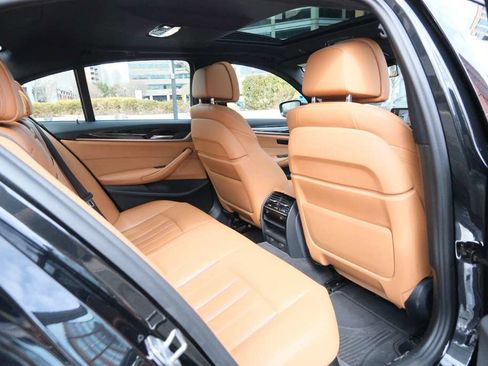 Used 2017 BMW 540i xDrive image 25
