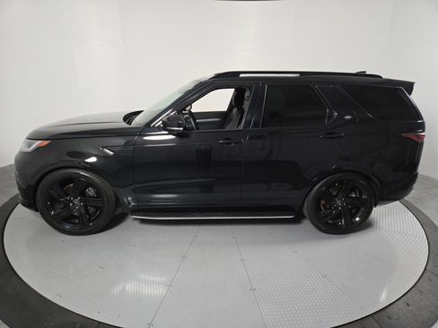 Used 2025 Land Rover Discovery Dynamic SE AWD/4WD image 35