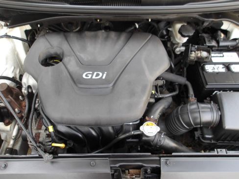 Used 2013 Hyundai Veloster w/ Tech Pkg FWD image 27