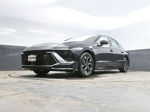 Used 2025 Hyundai Sonata SEL FWD image 30