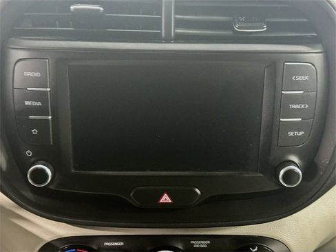 Used 2023 Kia Soul LX image 12