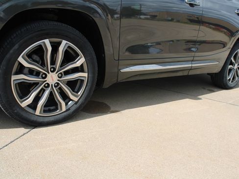 Used 2018 GMC Terrain Denali w/ GMC Pro Grade Package AWD/4WD image 10