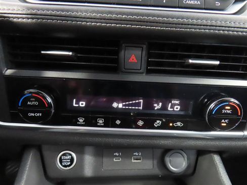 Used 2023 Nissan Rogue SV AWD/4WD image 26