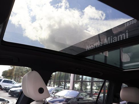 Used 2019 Volkswagen Tiguan SEL Premium R-Line image 25