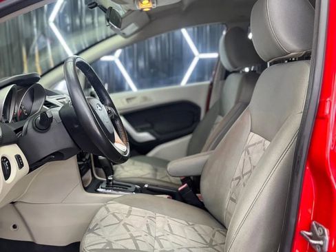 Used 2013 Ford Fiesta SE image 28