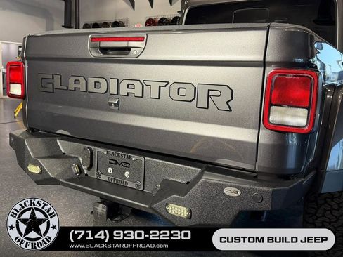 Used 2021 Jeep Gladiator Rubicon AWD/4WD image 16