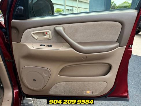 Used 2004 Toyota Sequoia SR5 RWD image 32