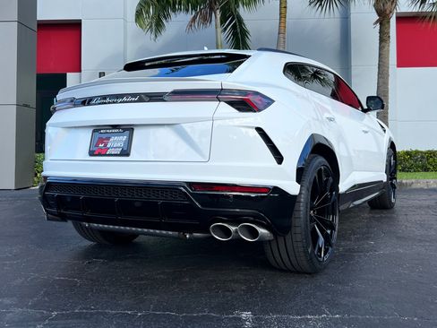 Used 2021 Lamborghini Urus AWD/4WD image 27