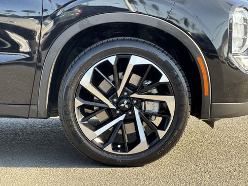 Used 2024 Mitsubishi Outlander SE image 42