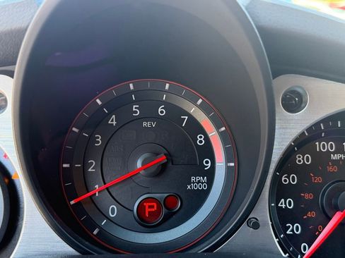 Used 2016 Nissan 370Z Touring image 17