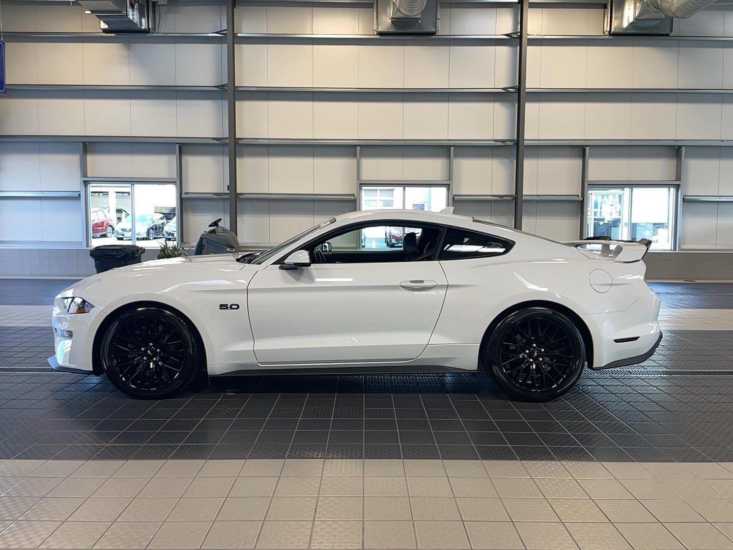Used 2022 Ford Mustang GT Premium w/ GT Performance Package RWD image 4