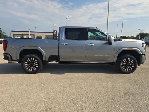 Used 2026 GMC Sierra 2500 Denali Ultimate AWD/4WD image 2