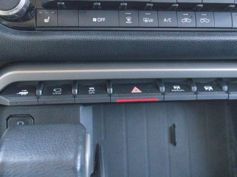 Used 2022 Toyota Tundra SR5 w/ SR5 Premium Package AWD/4WD image 27