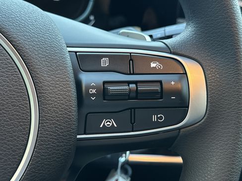 Certified 2025 Kia Sportage LX AWD/4WD image 9