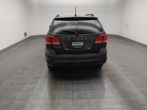 Used 2019 Dodge Journey SE w/ Connectivity Group FWD image 6