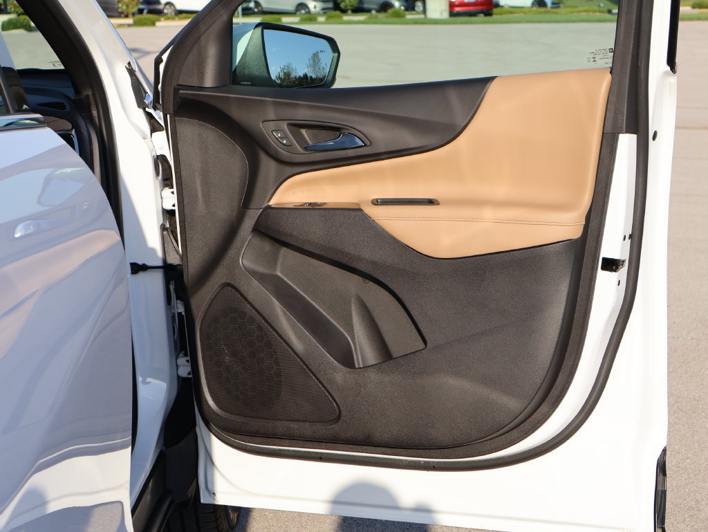 Used 2024 Chevrolet Equinox Premier FWD image 13