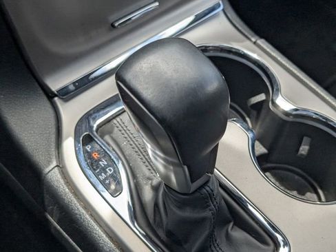 Used 2018 Jeep Grand Cherokee Limited image 26