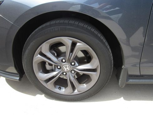 Used 2023 Honda Accord EX image 5