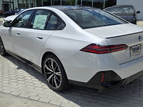New 2026 BMW 530i w/ M Sport Package RWD image 7