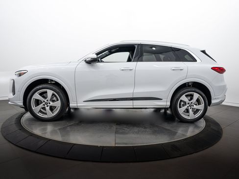 Used 2025 Audi Q5 Premium Plus w/ Premium Plus AWD/4WD image 6