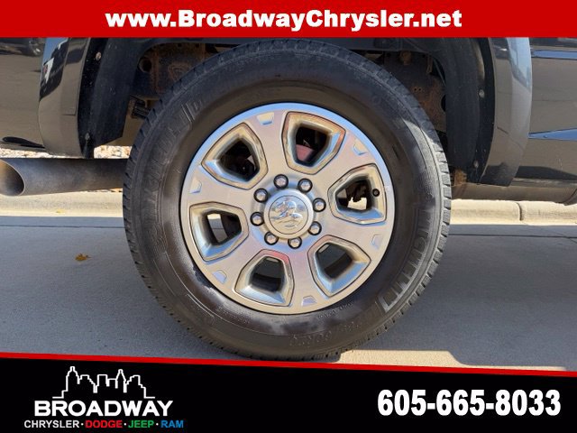 Used 2018 RAM 3500 Laramie w/ Convenience Group AWD/4WD image 10
