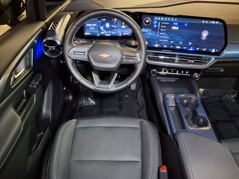 Used 2024 Chevrolet Equinox EV LT image 16