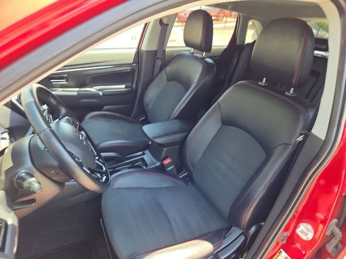 Used 2025 Mitsubishi Outlander Sport SE AWD/4WD image 16