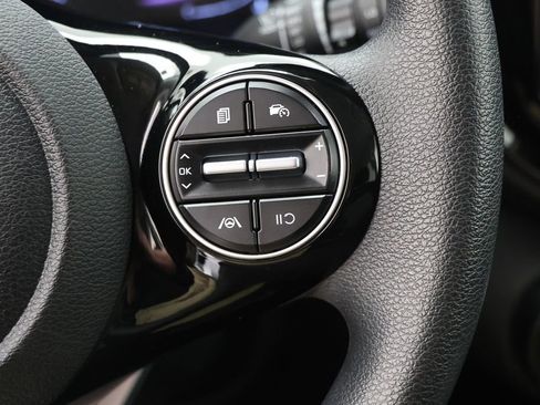 Used 2023 Kia Soul S FWD image 19