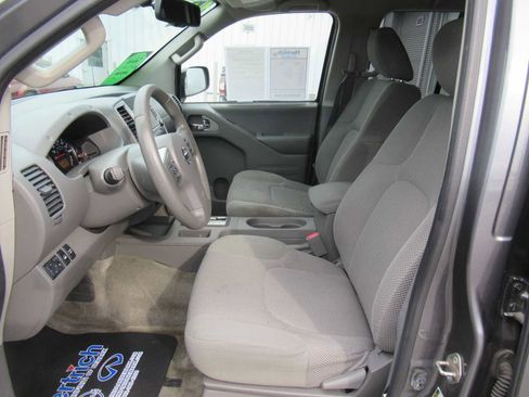 Used 2016 Nissan Frontier SV image 20