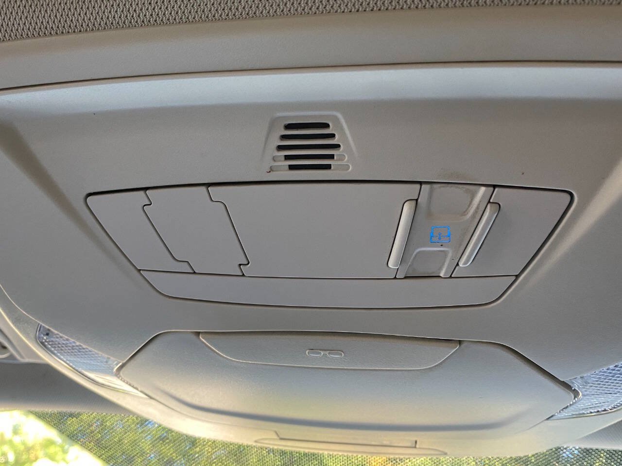 Used 2017 Ford Focus SEL FWD image 35