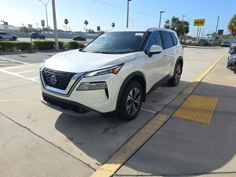 Used 2023 Nissan Rogue SV FWD image 8