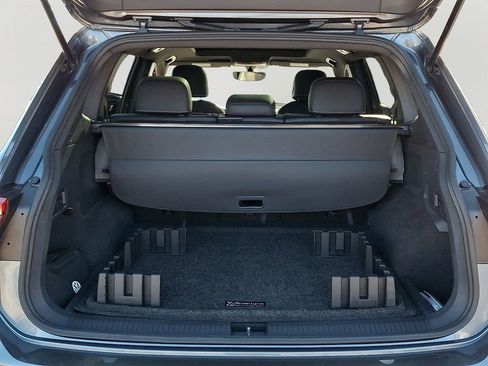 Used 2021 Volkswagen Tiguan SE R-Line image 28