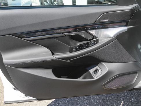 New 2027 BMW i5 eDrive40 w/ M Sport Package RWD image 15