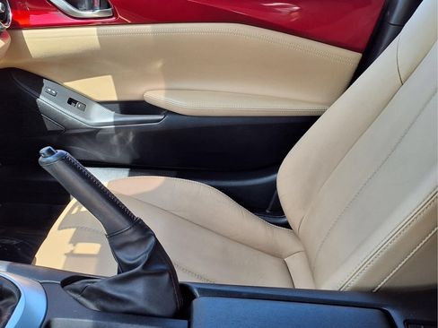 Used 2016 MAZDA MX-5 Miata Club w/ Brembo/BBS Package RWD image 11