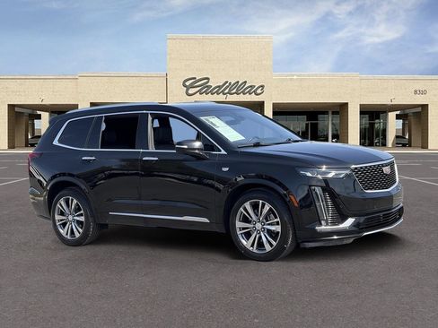Used 2020 Cadillac XT6 Premium Luxury FWD image 3