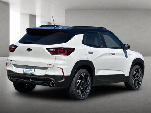 New 2026 Chevrolet TrailBlazer RS w/ Convenience Package FWD image 4