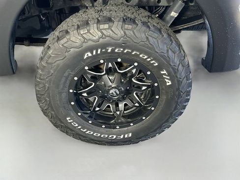 Used 2018 Ford F150 XLT w/ Equipment Group 302A Luxury AWD/4WD image 29
