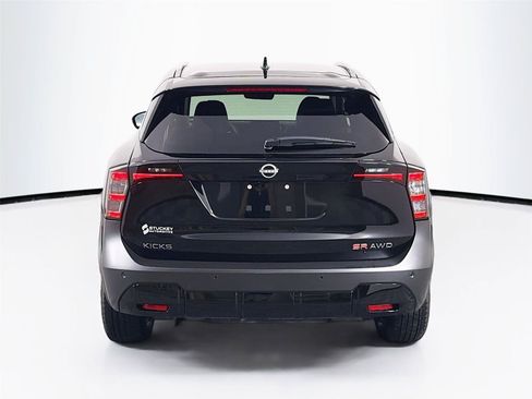 Used 2025 Nissan Kicks SR w/ Interior Electronics Package AWD/4WD image 10